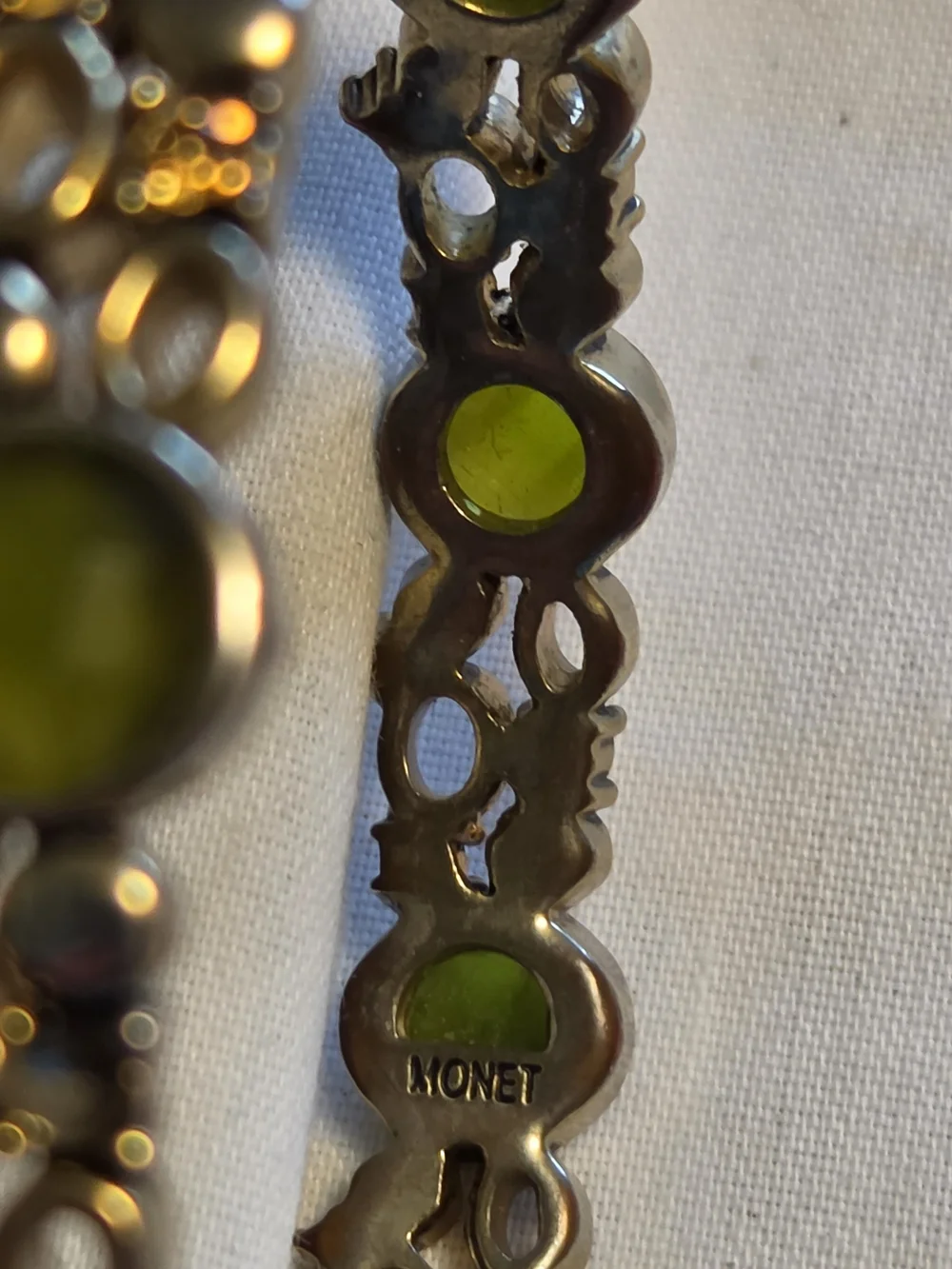 Vtg Monet Green Faceted Stones w Gold-Tone & Golden Rhinestone Accents Bracelet